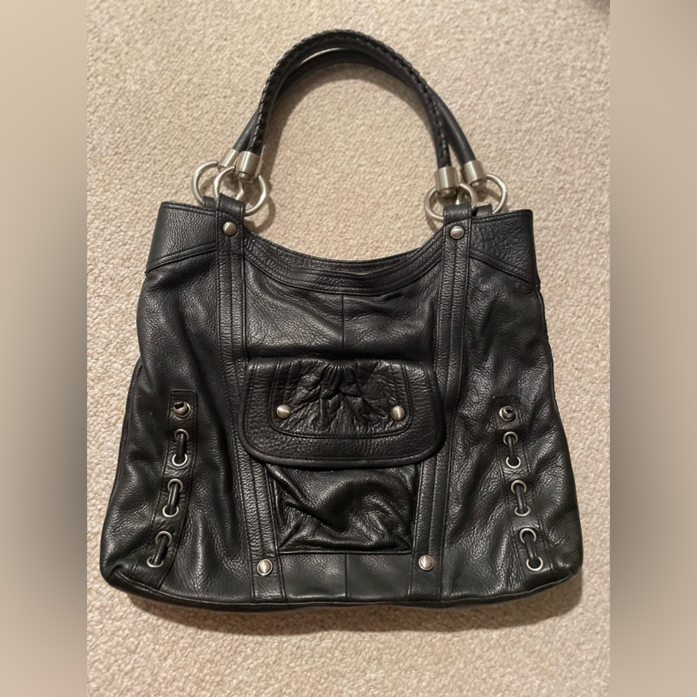 B MAKOWSKY BLACK PEBBLE LEATHER SHOULDER STRAPS HANDBAG
